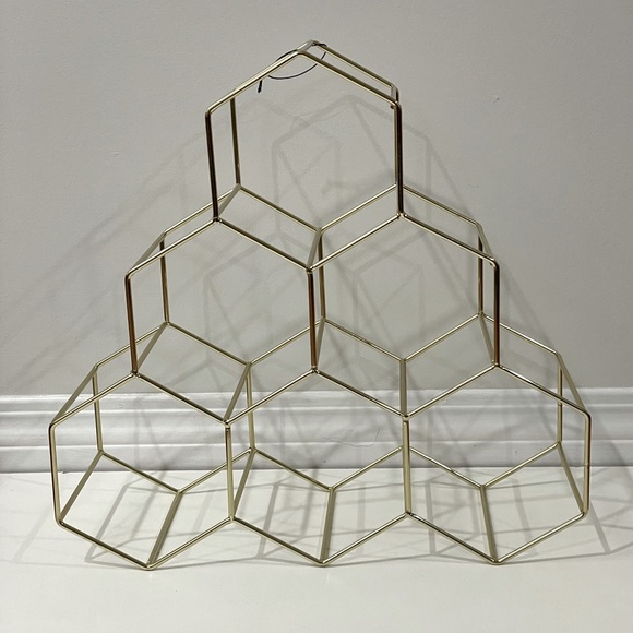 Chic and Modern 6 bottle metal wine rack - Picture 2 of 2